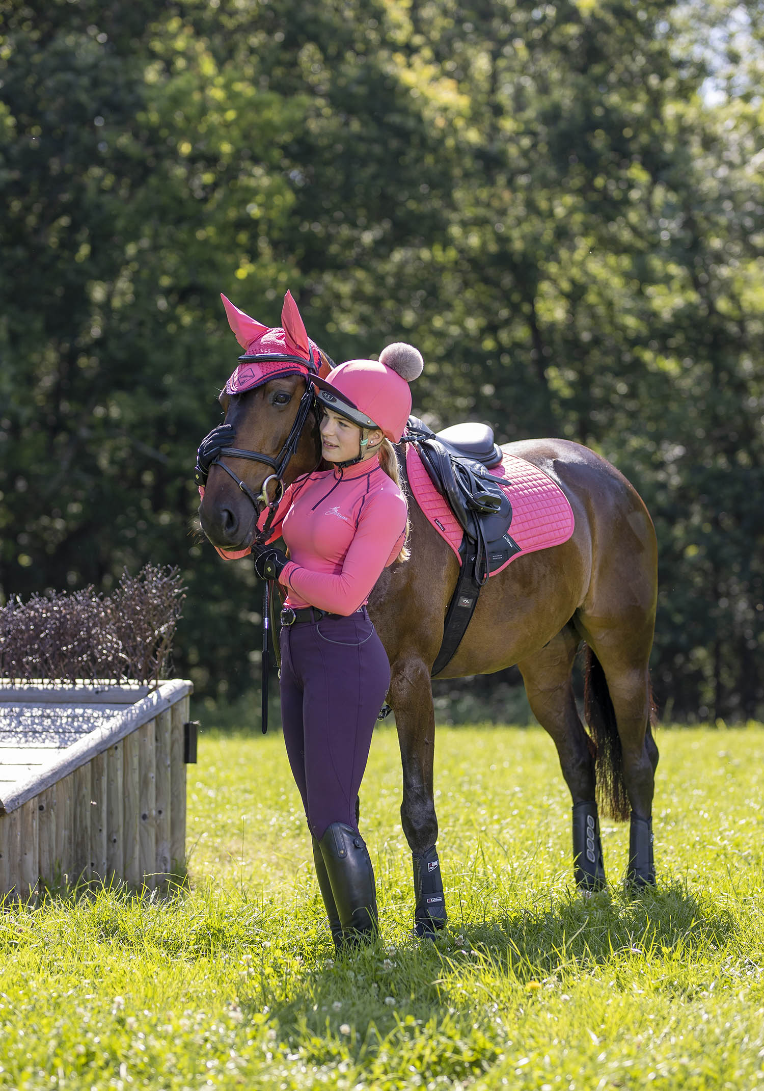 LeMieux saddle pad Luxury Suede Close Contact Square papaya