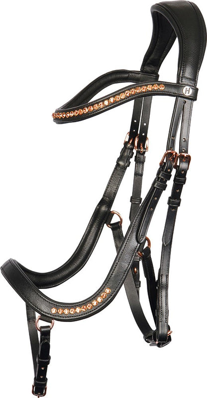 Harry’s Horse Trense Rosegold Anatomic in Schwarz – anatomische, pferdefreundliche Trense mit weich gepolstertem Nasenriemen, anatomischem Genickstück, eleganten Roségold-Kristallen und rosegoldenen Beschlägen.