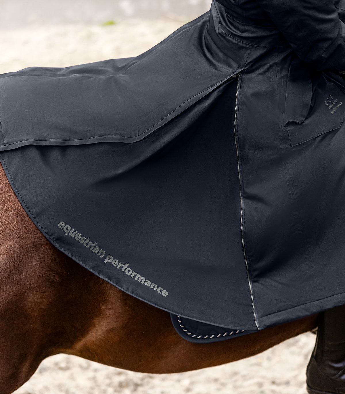 ELT Winter-Performance Reitmantel Opal in Tiefblau, Ansicht 15