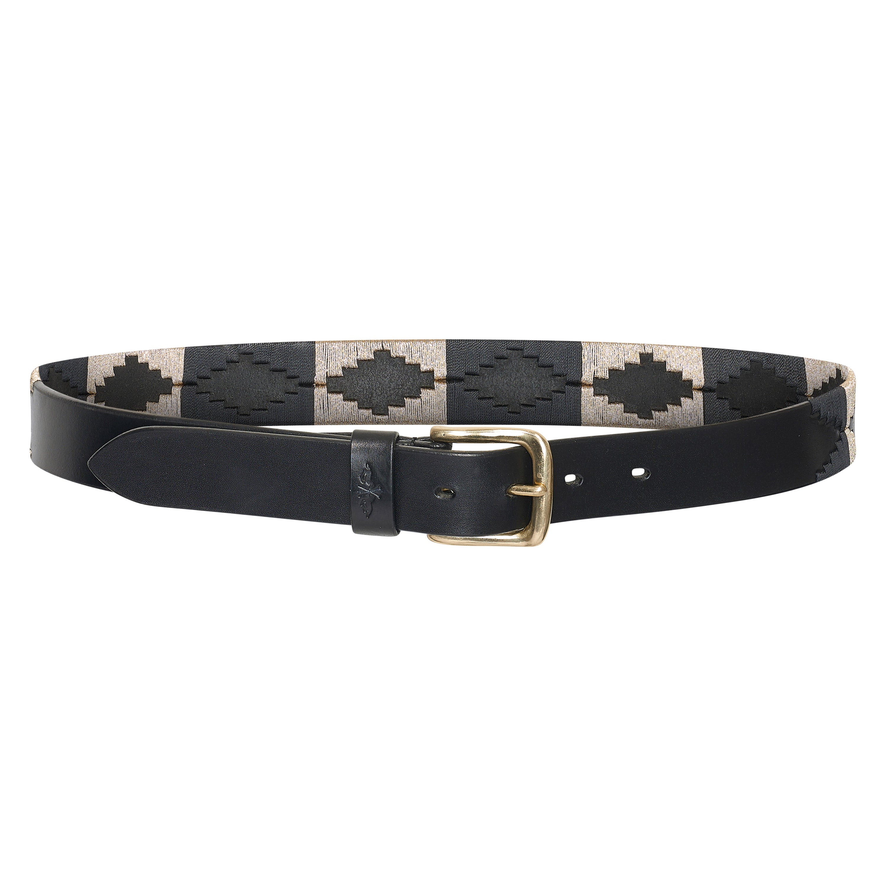 Der dezente und sehr elegante HV Polo Gürtel HVPChaya in der Farbe black gold, lässt sich vielseitig kombinieren. Die wechselnden Bestickung in gold und schwarz ist sehr neutral. Die goldene Dornschnalle hebt sich kontrastfarbig vom schwarzen Leder ab. Das Pampa Rautenmuster ist ein traditionelles, argentinisches Muster, das bei Pologürteln verwendet wird.