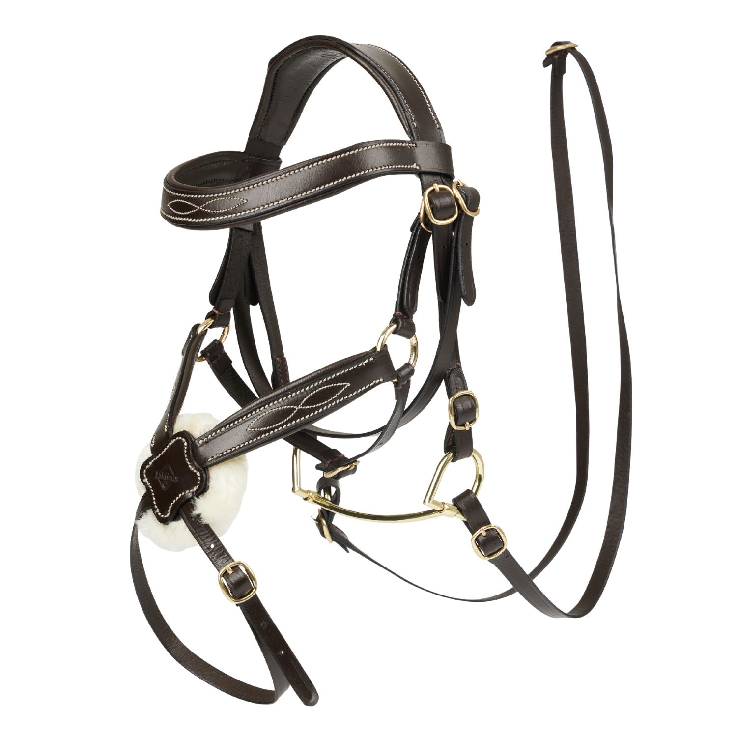 Hobby Horse Zubehör Trense LeMieux Leder braun. Die Trense Grackle ist eine mexikanische Zäumung, die zum Springreiten und wilde Ritte im Gelände verwendet wird. Die realistischen Miniatur-Details runden dein Hobby Horse Equipment perfekt ab. Die goldenen etallbeschläge an Gebiss und Schnallen sorgen für eine tolle Optik beim Hobby Horsing. Mexikanische Zäumung für Hobby Horsing mit Zügeln und Gebiss.