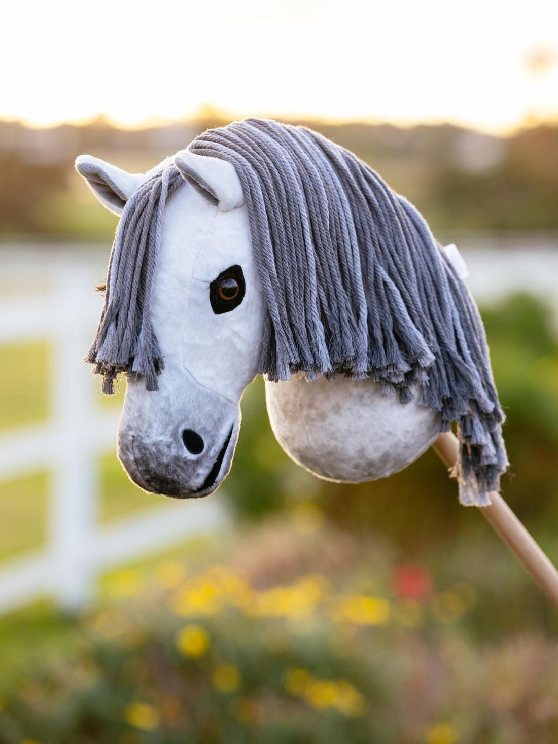 Steckenpferd für Hobby Horsing Turnier. Perfekt für wilde Ritte in der Natur und dem Spielen und Trainieren an der frischen Luft.