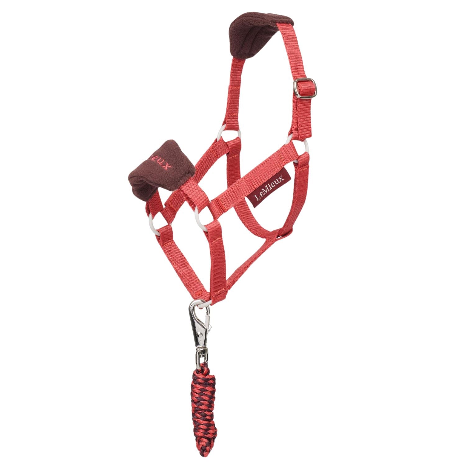 LeMieux Hobby Horse Halfter Vogue Cranberry mit Führstrick – detailgetreues, hochwertiges Halfterset für Hobby Horses in elegantem Rot. Realistisches Zubehör mit weicher Fleecepolsterung an Nasenriemen und Genickstück, inspiriert vom original LeMieux Halfter Vogue. Perfekt für Hobby Horse Training, Reitspiele und Turniere.