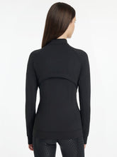 Rückansicht der LeMieux Aspen Brushed Zip Through Jacket Black – atmungsaktive Reitjacke mit Rückenschlitz und Netz-Einsatz