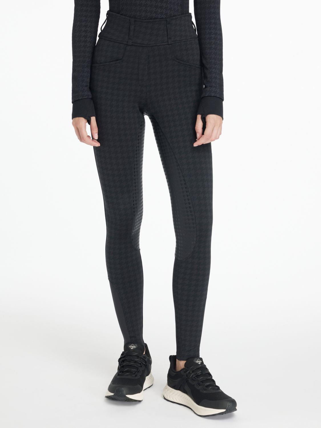 LeMieux Aspen Breggings Houndstooth beim Reiten – stilvoll und funktional