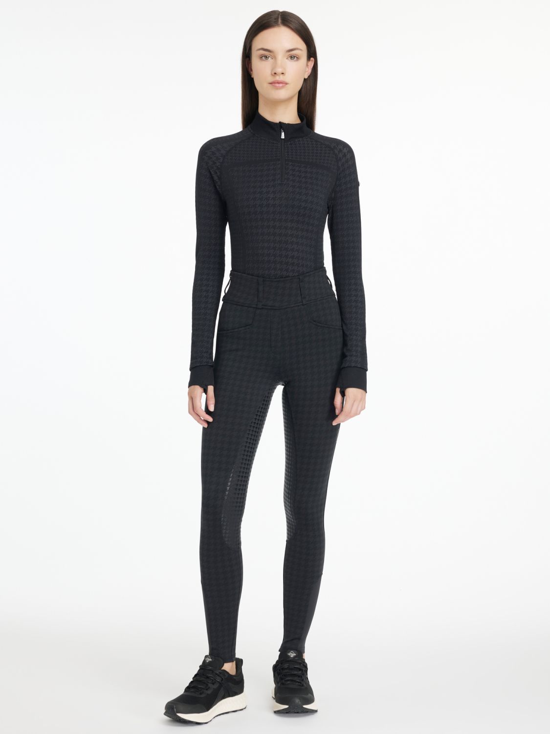 Die LeMieux Breggings Aspen kombiniert mit dem Trainingsshirt Quarter Zip Top Houndstooth ist eine perfekte Symbiose.