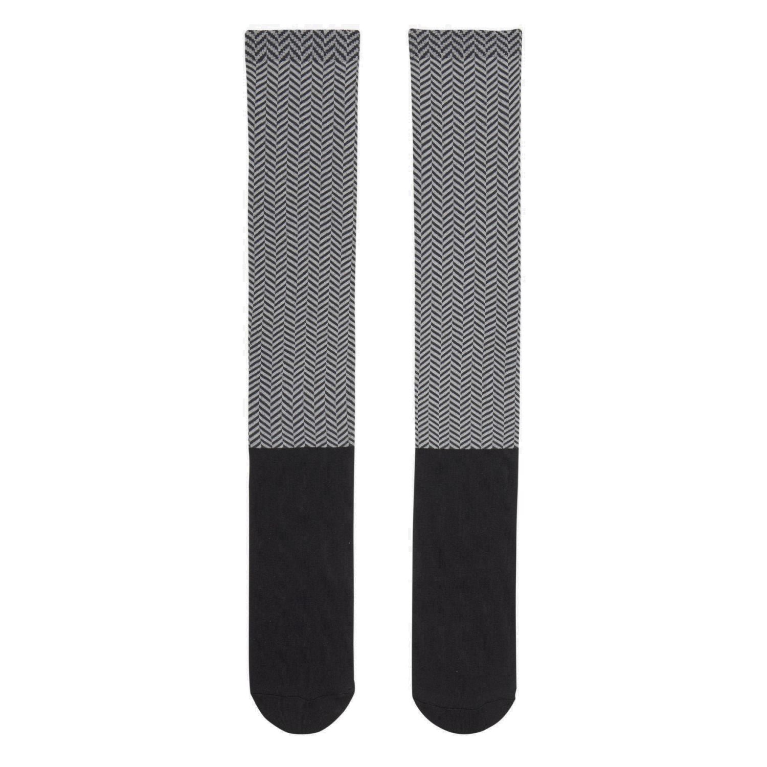 LeMieux Aspen Herringbone Reitstrümpfe Black – weiche, elegante Kniestrümpfe im Fischgrätmuster für Reiterinnen. Im Fußbereich schwarz und im Wadenbereich im Fischgrät-Design. Dehnbares Material perfekt im Reitstiefel oder in Stiefeletten.
