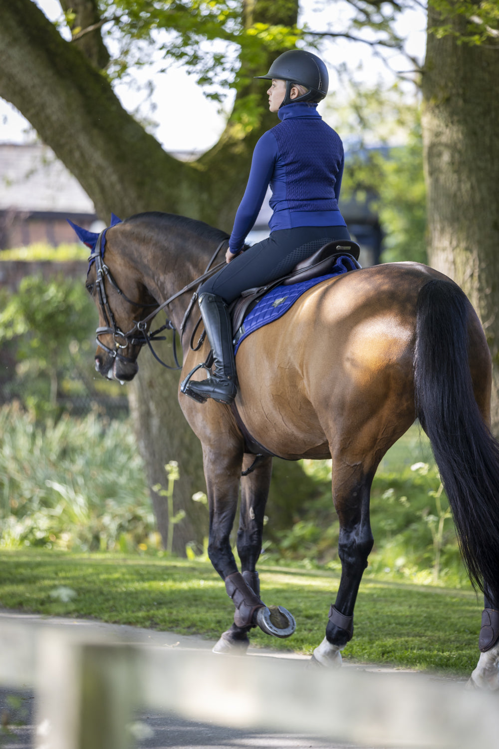 LeMieux saddle pad Loire Memory Satin Close Contact Square ink blue