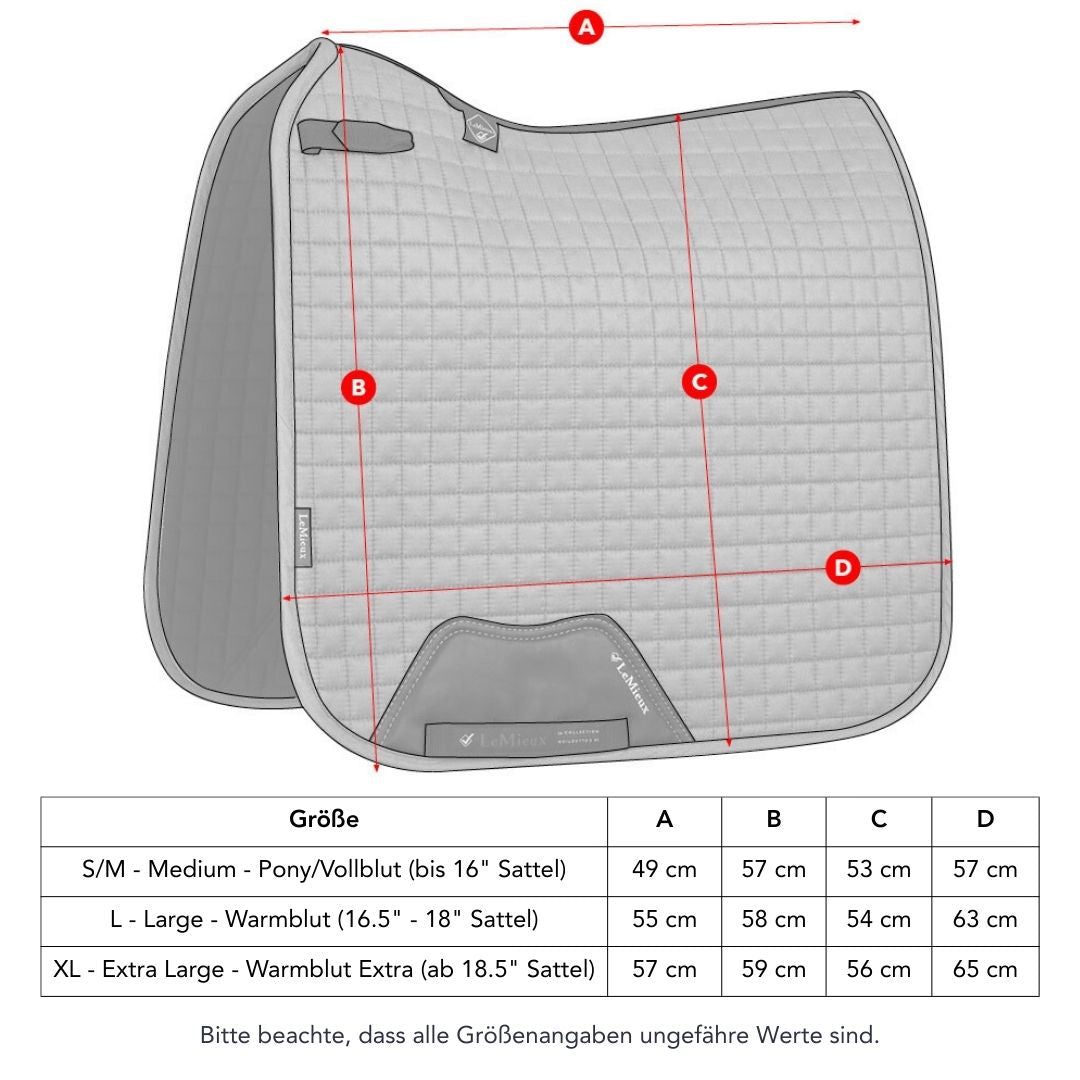 Lemieux Tabelle mit Abmessungen der Dressur Schabracken. So kannst du die richtige Größe für deine LeMieux Schabracke Aspen Dressage Square Houndstooth wählen. Beachte, dass die Dressurschabracke der Aspen Kollektion nur für Dressursättel geeignet ist. Die nötigen Abmessungen horizontal und vertikal findest du an verschieden Stellen unter den Buchstaben A, B, C, und D. Diese helfen dir die korrekte Schabracken Größe zu finden. Diese Sattelunterlage gibt es in der Größe S/M – Pony/Vollblut und L - Warmblut.
