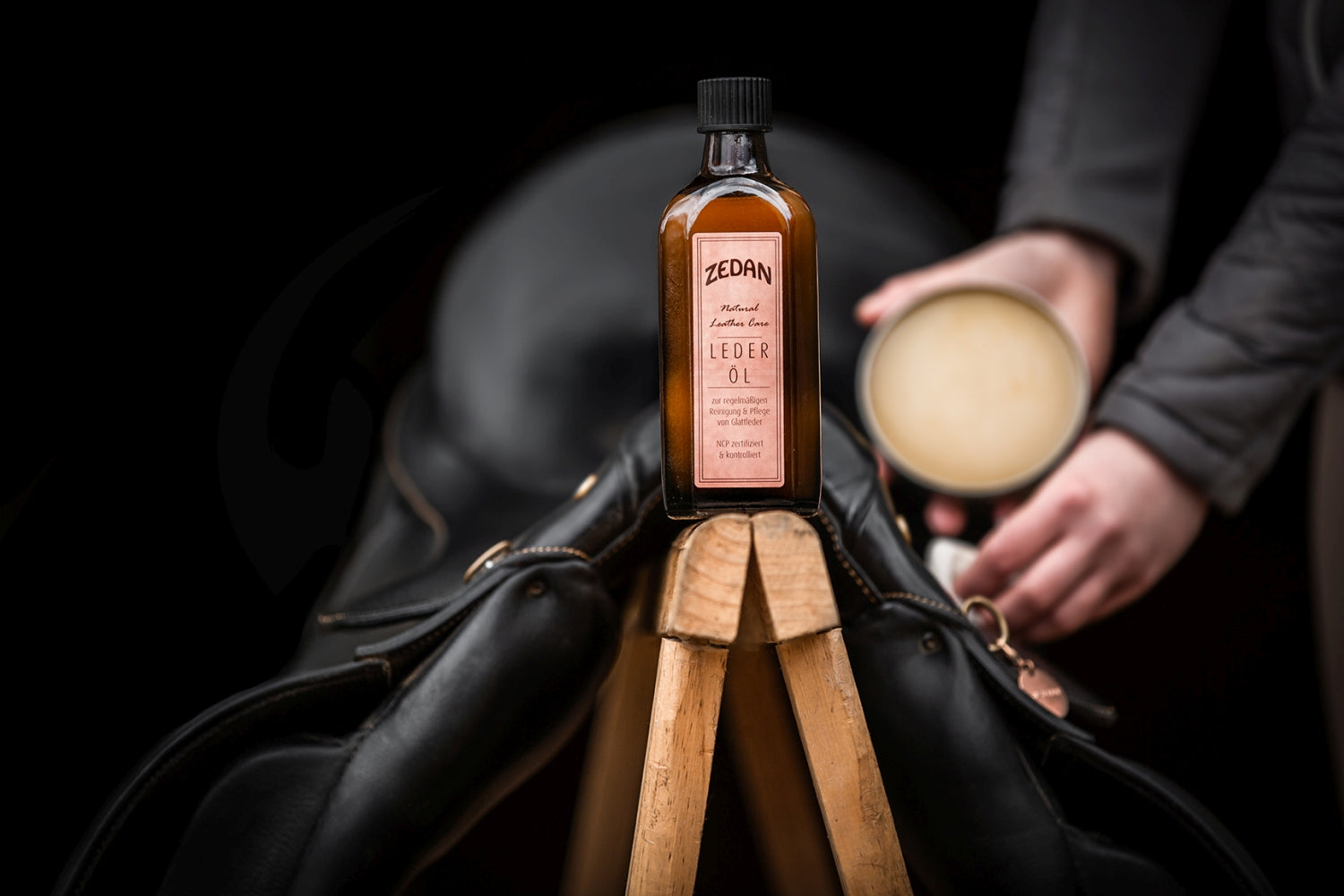 ZEDAN leather soap cleans and cares for all smooth leather