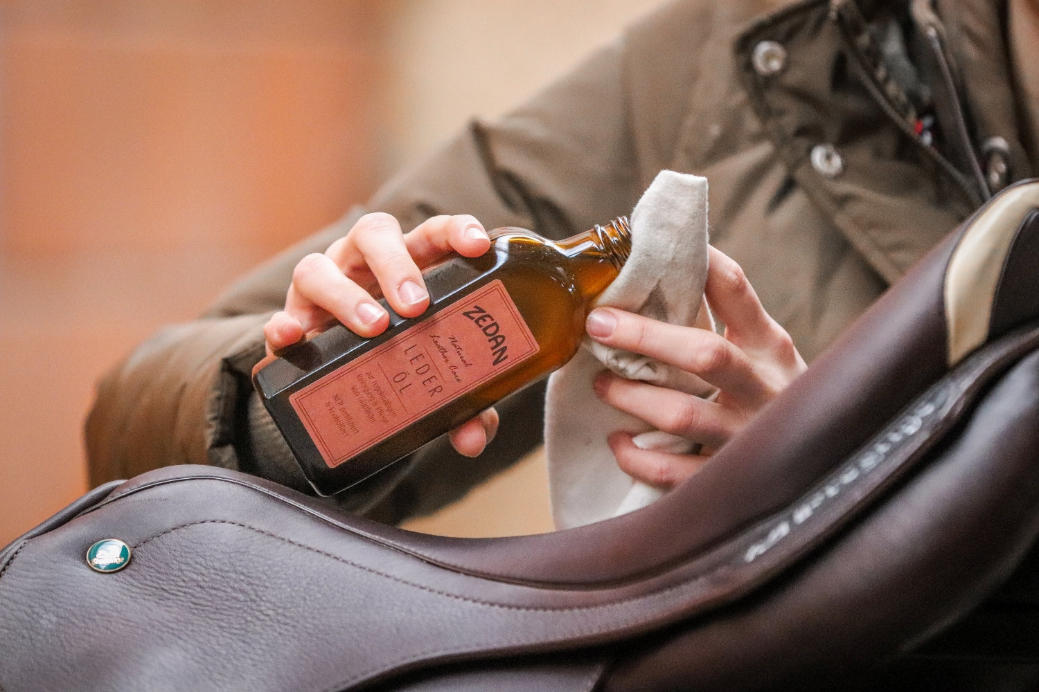 ZEDAN leather oil for regular care and cleaning of all smooth leather