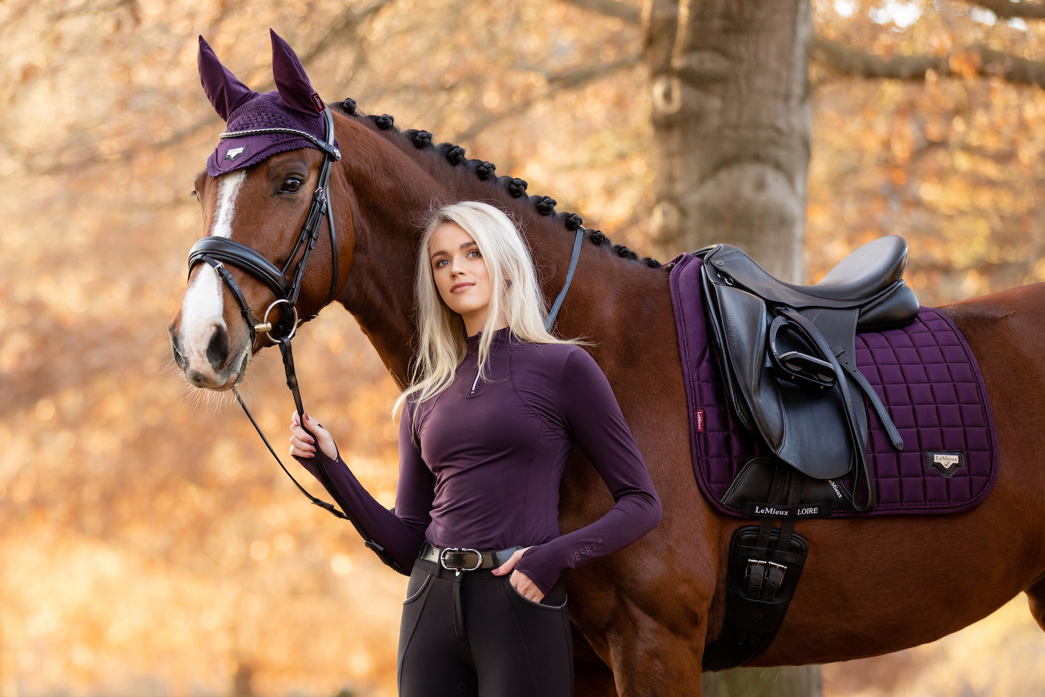 LeMieux Schabracke Loire Memory Satin Dressage Square fig