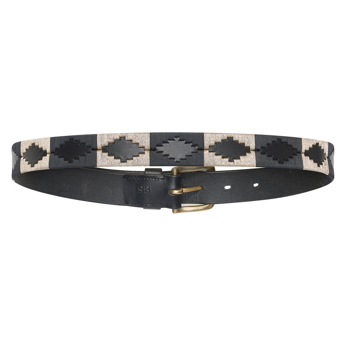 Die Rückseite des HV Polo Gürtels HVPChaya in der Farbe black-gold zeigt das wechselne Pampa Muster aus Rauten, die an kleine Pyamiden erinnern. Diese Muster sind ein traditionelles Muster für Gauchogürtel beim Polo spielen. Die dominierenden Farbtöne des Pologürtels sind schwarz und gold. Sehr dezent und edel. Perfekt zu ombinieren mit klassischen reitoutfits oder Turnierkleidung. Das innenliegende schwarze Leder wirkt rauh.