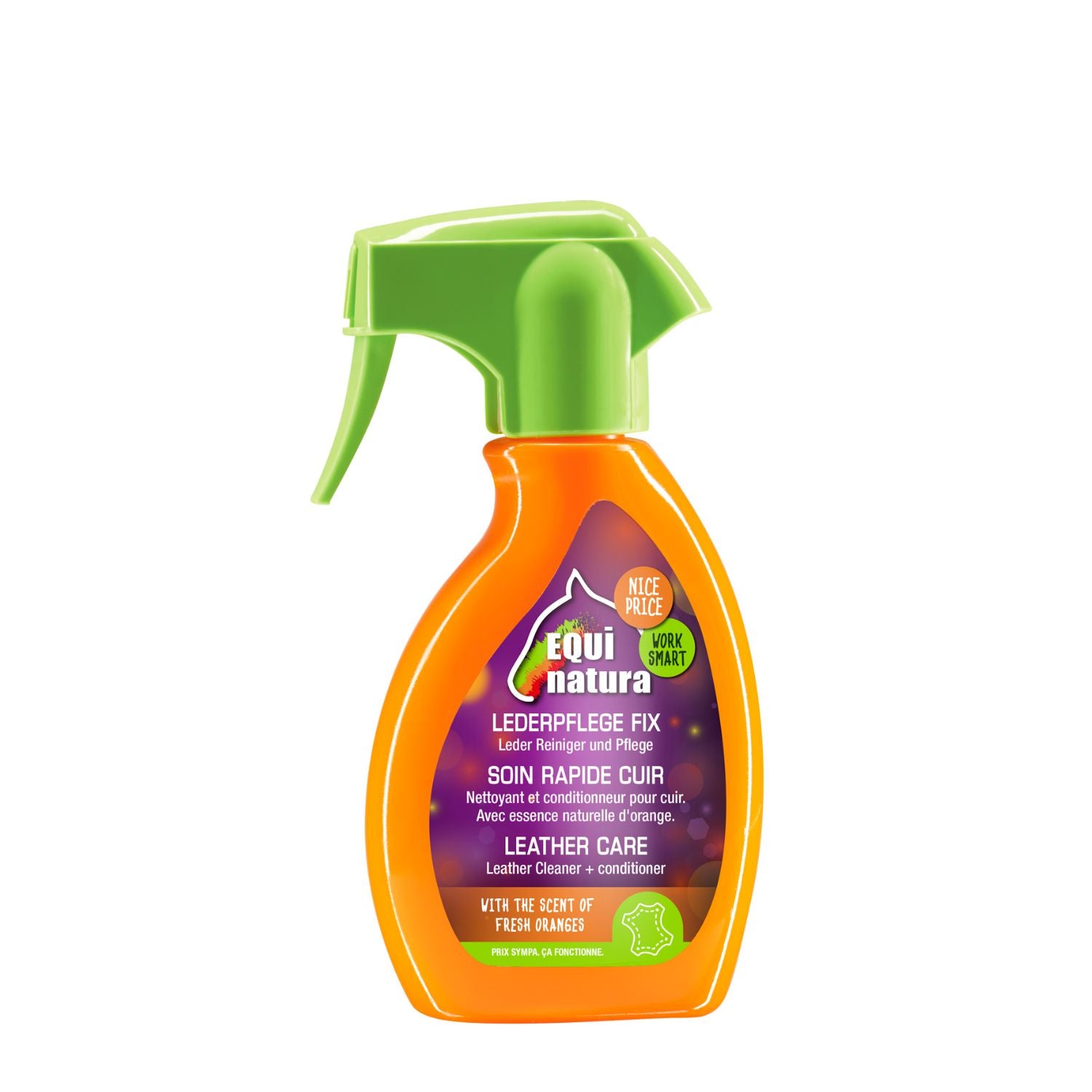 Equinatura Lederpflege Fix – Kombination aus Sattelseife und Lederfett für Glattlederpflege im Reitsport, Produktfoto vor weißem Hintergrund. kleine orange Boosterflasche mit grünem Sprühkopf. Die Sprühflaschen enthält 250 ml Equinatura Lederpflege Fix. Made in Germany.