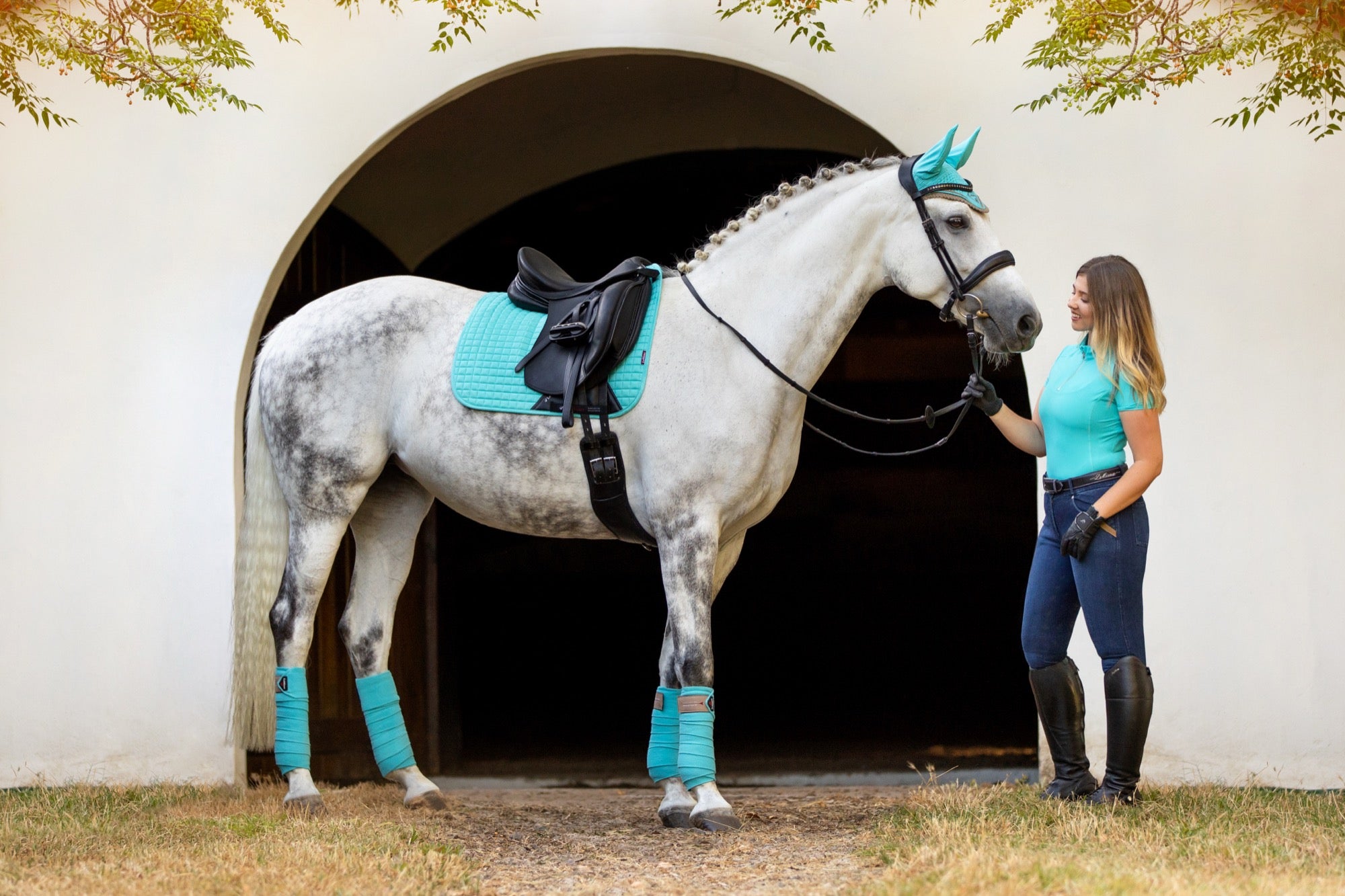 LeMieux Schabracke Luxury Suede Dressage Square azure
