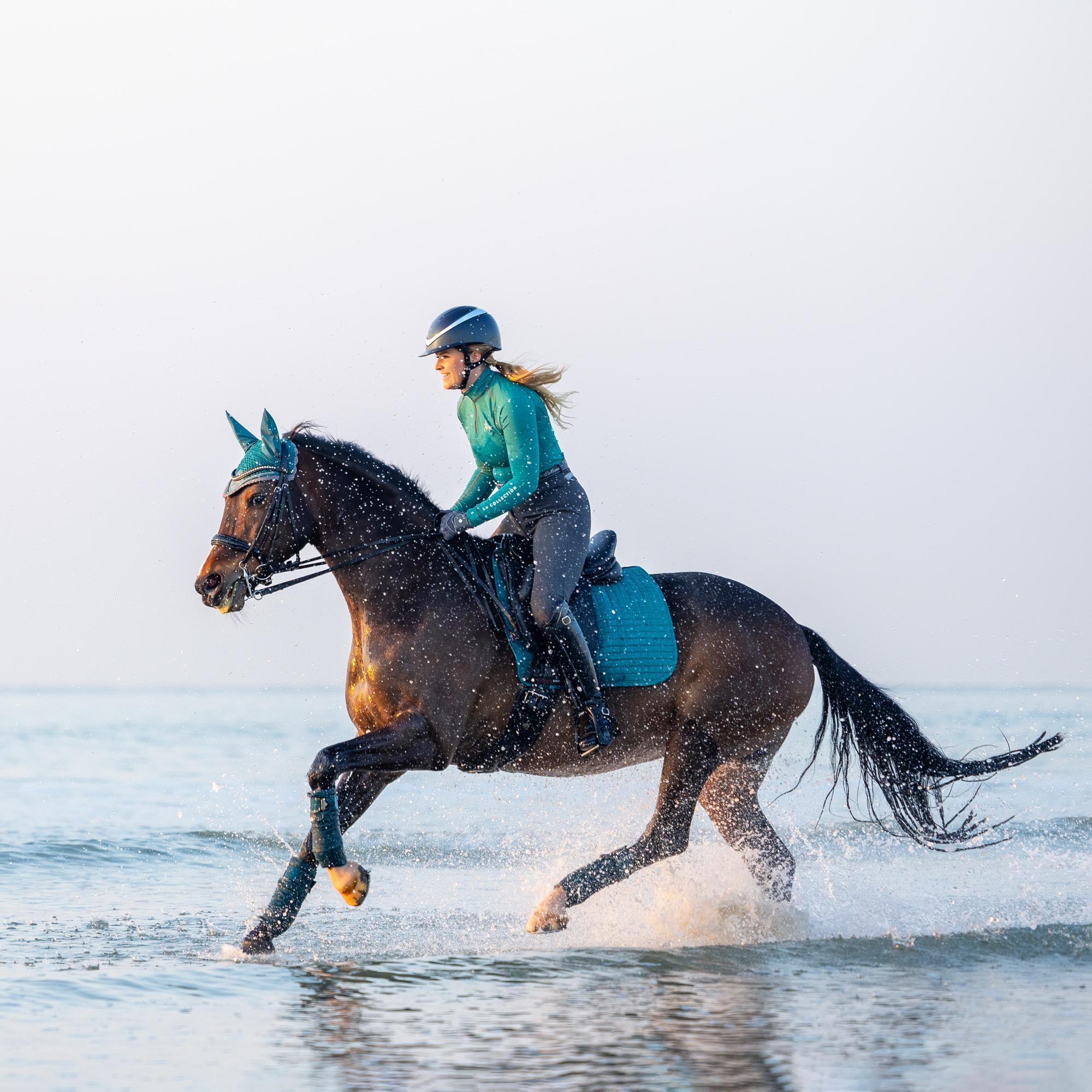 LeMieux Schabracke Luxury Suede Dressage Square peacock