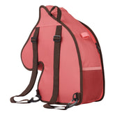 LeMieux Hobby Horse Tragetasche Cranberry – Vorderansicht mit verstellbaren Schultergurten und Griff für bequemen Transport des Steckenpferds.