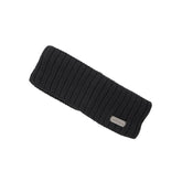 Reiterin trägt LeMieux Stirnband Aspen Schwarz von vorne – elegantes, fleecegefüttertes Stirnband für kalte Tage im Stall.