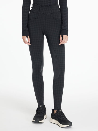 LeMieux Aspen Breggings Houndstooth beim Reiten – stilvoll und funktional
