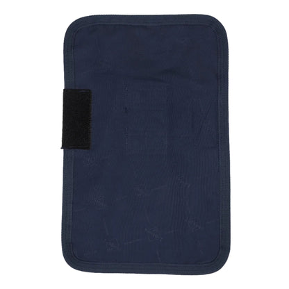 LeMieux Brusterweiterung in Navy – Rückseite der Pferdedecke zeigt robuste, hochwertige Materialien für Komfort und Bewegungsfreiheit, ideal für breite Brustkörbe.