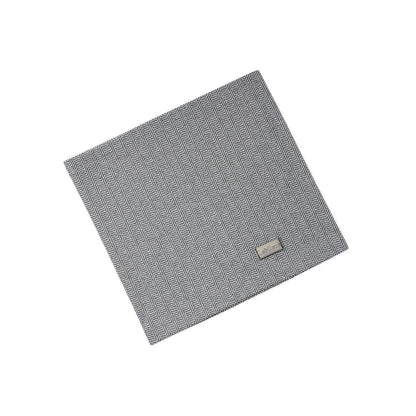 Das Produktfoto zeigt den Flach gelegten Schlauchschal Aspen Herringbone von LeMieux aus der Aspen Kollektion mit Fischgrätmuster und Lemieux Logo.