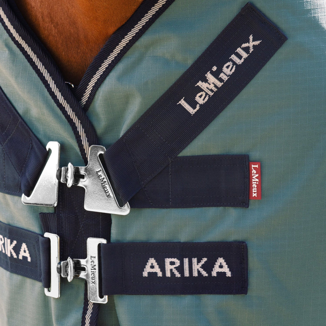 LeMieux Outdoordecke Arika Ripstop Turnout Rug mit Halsteil 100 g aloe