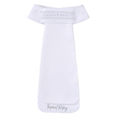 Imperial Riding Plastron IRHBasic weiß – elegantes Turnierplastron für Dressur, mit klaren Kristallsteinen, silbernem Netzmuster und klassischem Dressurkragen, ideales Plastron für Dressurprüfungen von Einsteigerklasse bis Grand Prix, komfortabel, stilvoll und elegant.