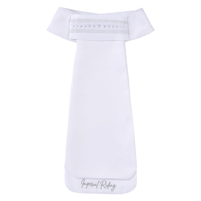 Imperial Riding Plastron IRHBasic weiß – elegantes Turnierplastron für Dressur, mit klaren Kristallsteinen, silbernem Netzmuster und klassischem Dressurkragen, ideales Plastron für Dressurprüfungen von Einsteigerklasse bis Grand Prix, komfortabel, stilvoll und elegant.
