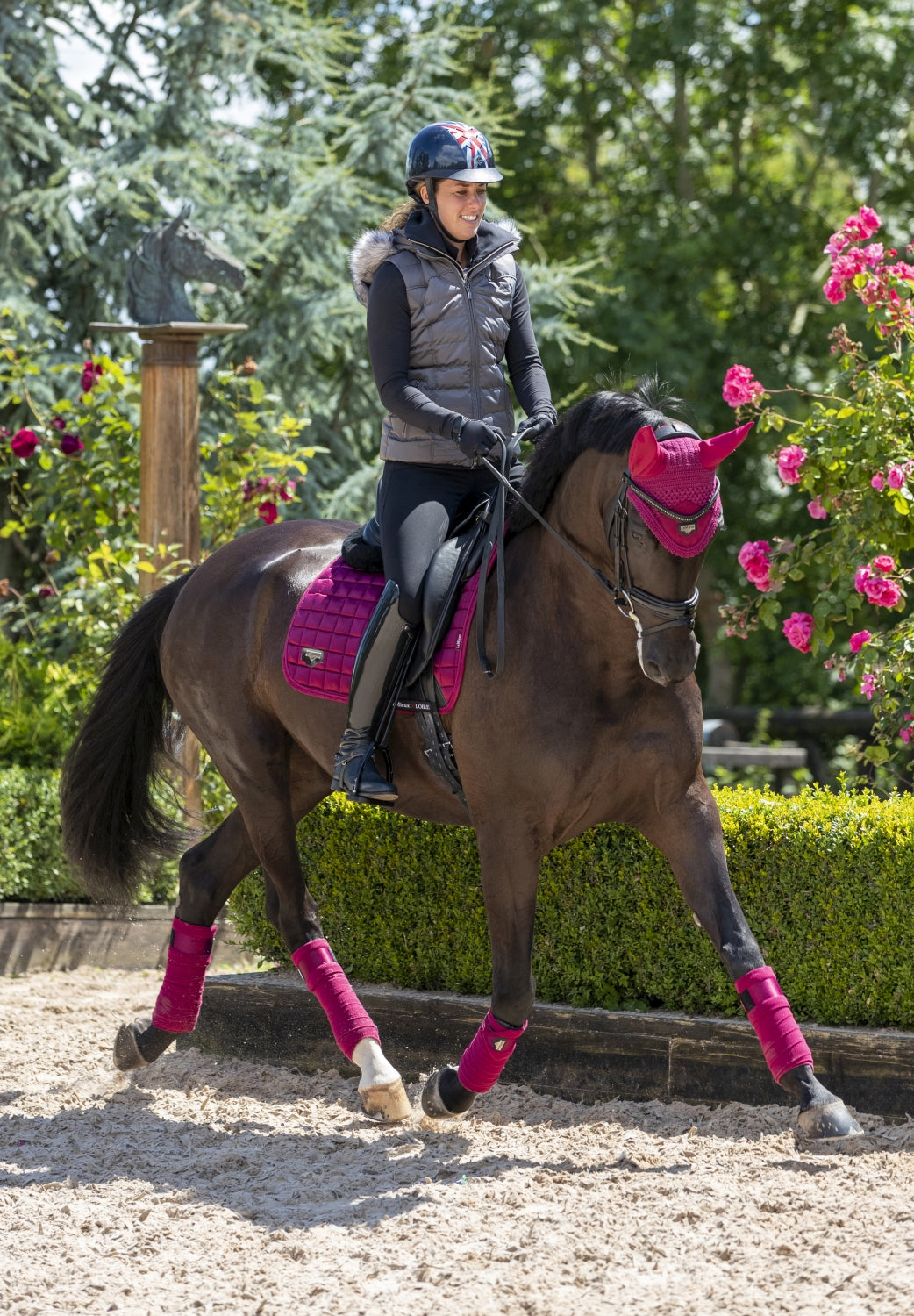 LeMieux Schabracke Loire Memory Satin Dressage Square mulberry