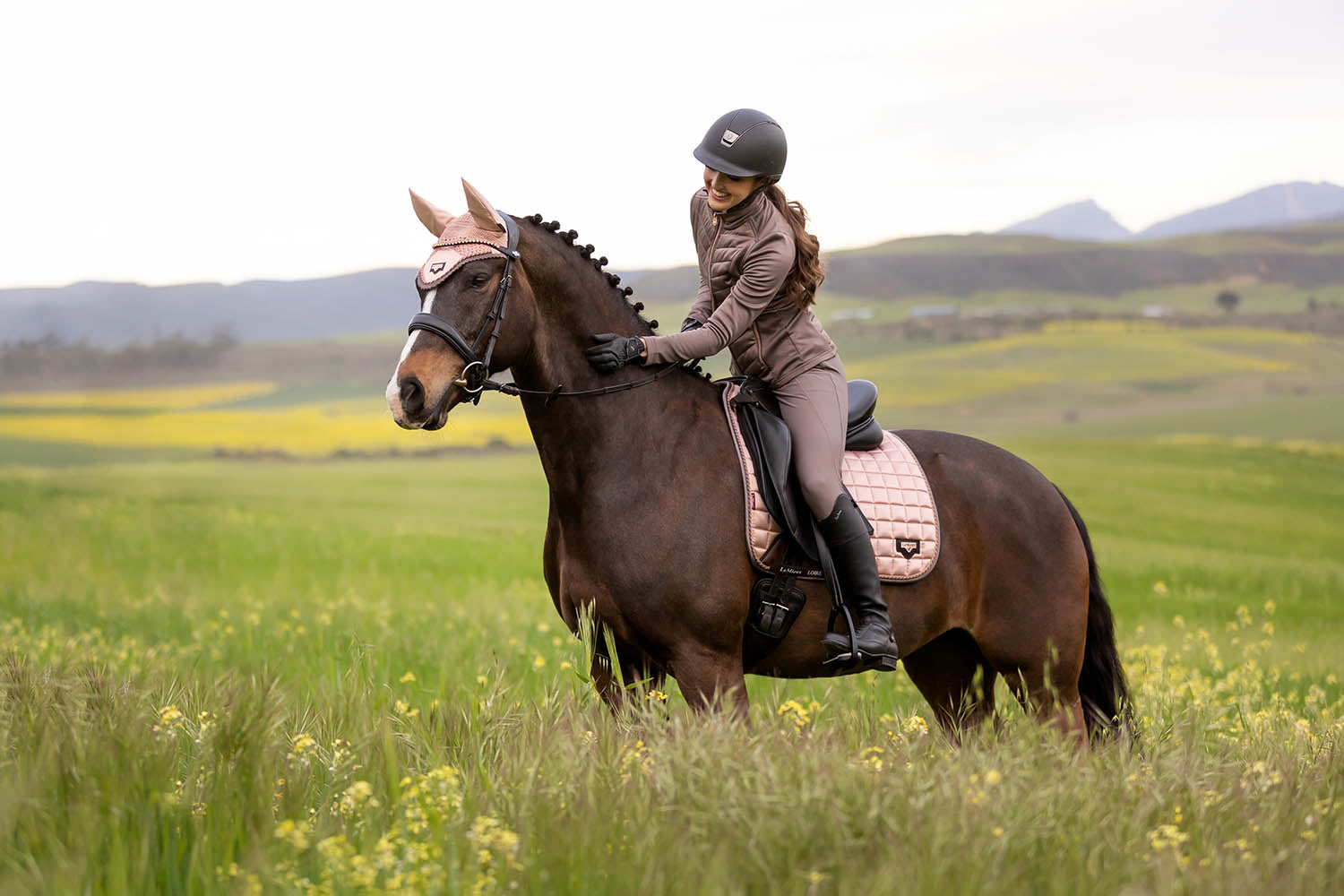 LeMieux Schabracke Loire Classic Satin Dressage Square rosé