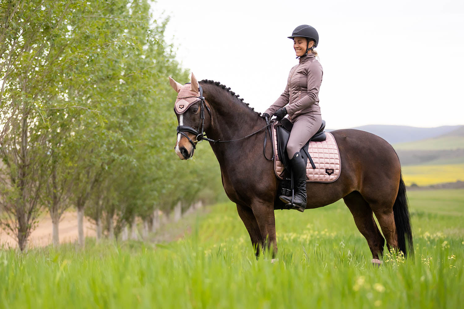 LeMieux Schabracke Loire Classic Satin Dressage Square rosé