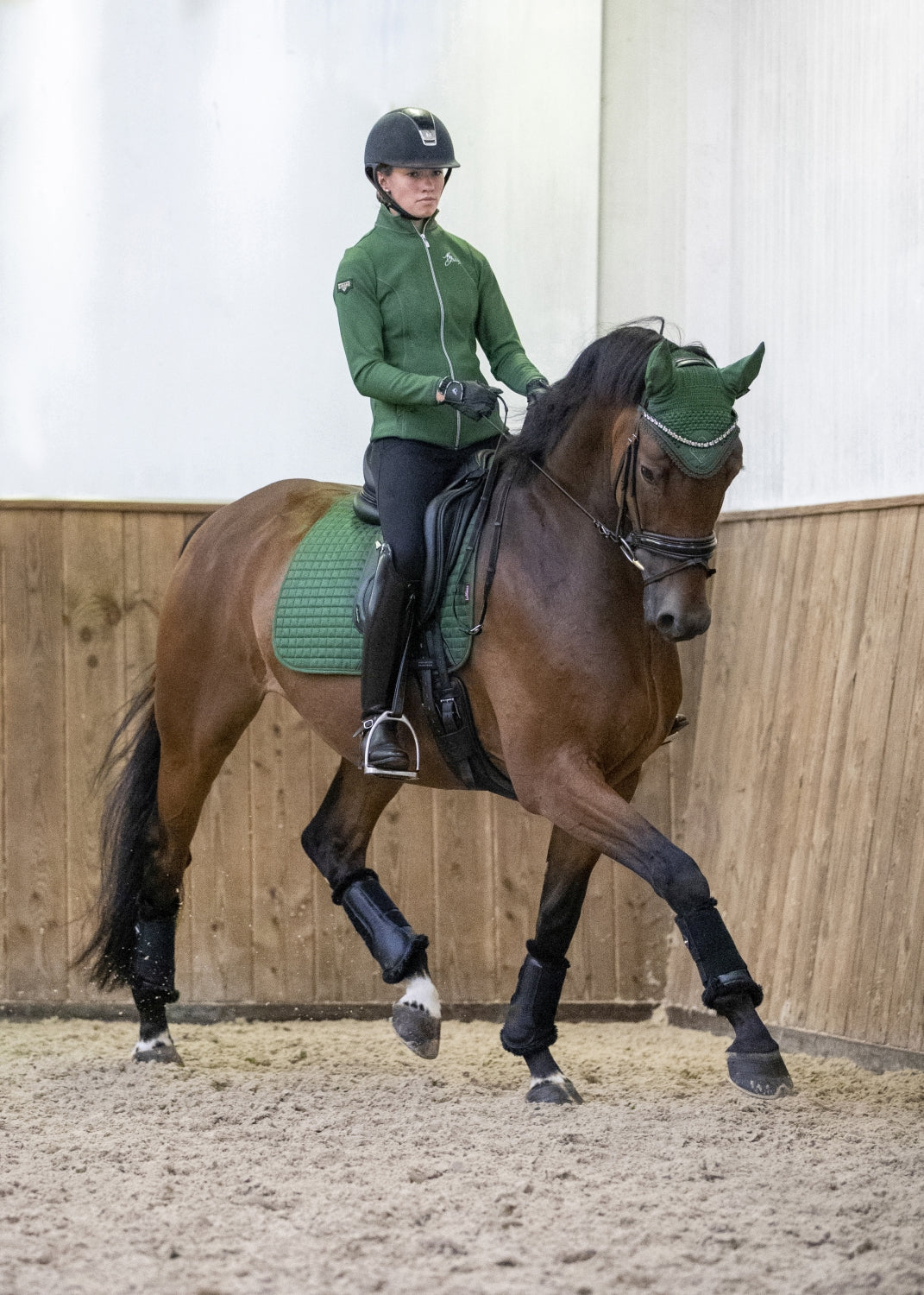 LeMieux Schabracke Luxury Suede Dressage Square hunter green