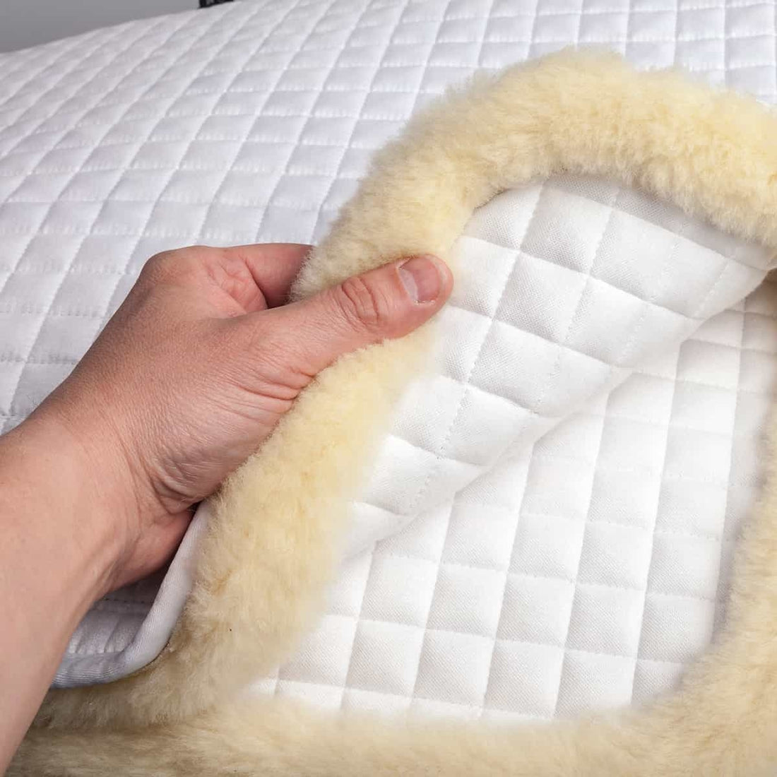 LeMieux Schabracke Merino+ Sensitive Skin Dressage Square white