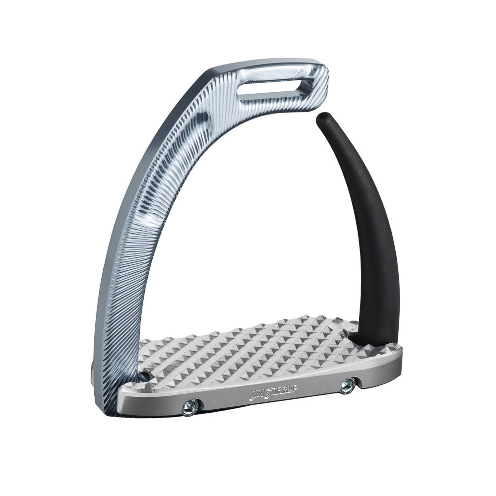 Vorderansicht des Jin Stirrup Air Sicherheitssteigbügel Titan von JS Italia. Der offene, elastische Außenbogen aus schwarzem Elastomer dient als verlässliche Sicherheitsfunktion beim Sturz. Gut sichtbar sind der innere graue Bogen aus eloxiertem Aluminium mit radialer Designstruktur sowie die silberne, anatomisch geformte Trittfläche. Die markante Diamantprägung sorgt für rutschfesten Grip und maximale Stabilität im Springsport und Gelände.
