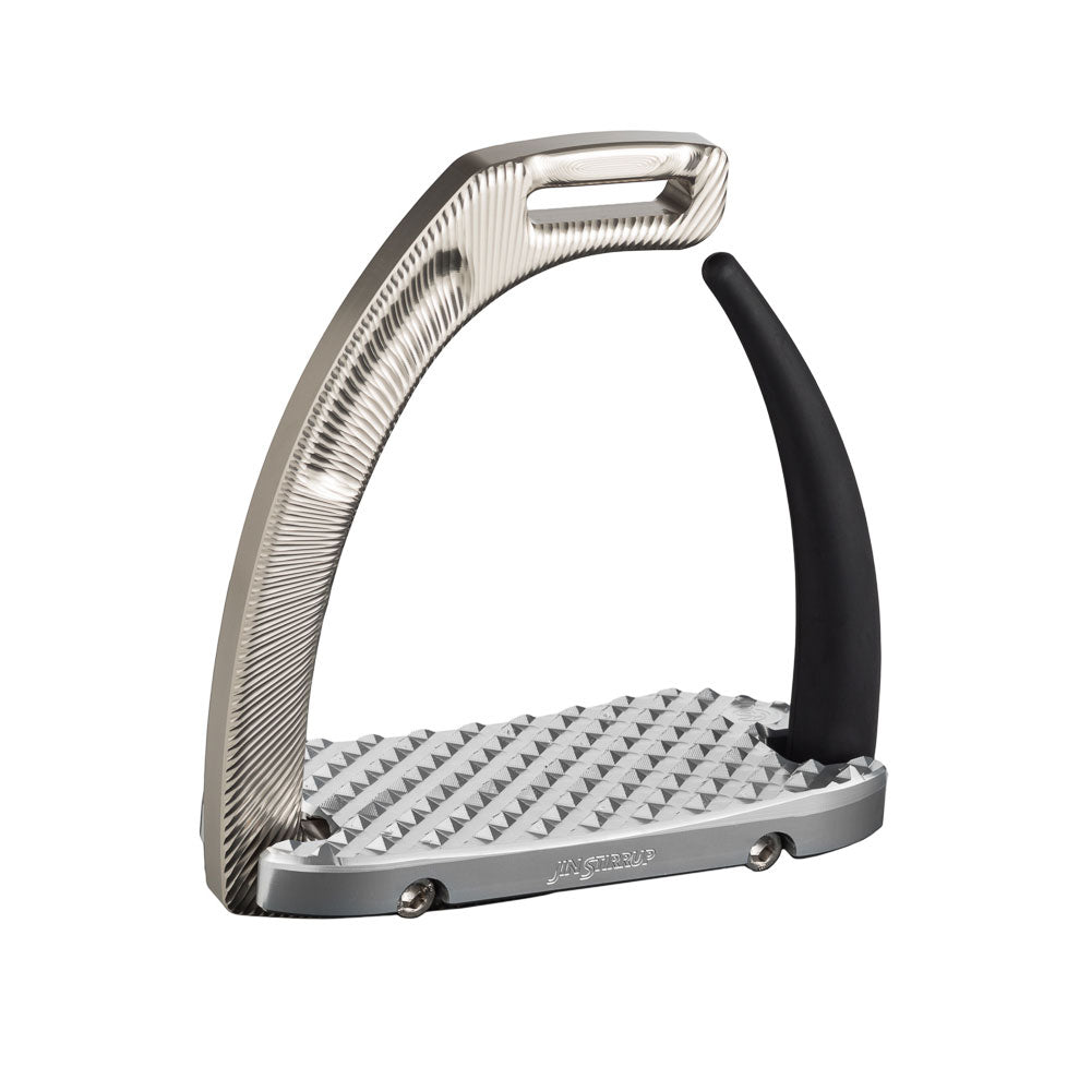 Vorderansicht des Jin Stirrup Air Sicherheitssteigbügel Titangold von JS Italia. Der offene, elastische Außenbogen aus schwarzem Elastomer dient als verlässliche Sicherheitsfunktion beim Sturz. Gut sichtbar sind der innere titangoldene Bogen aus eloxiertem Aluminium mit radialer Designstruktur sowie die silberne, anatomisch geformte Trittfläche. Die markante Diamantprägung sorgt für rutschfesten Grip und maximale Stabilität im Springsport und Gelände.