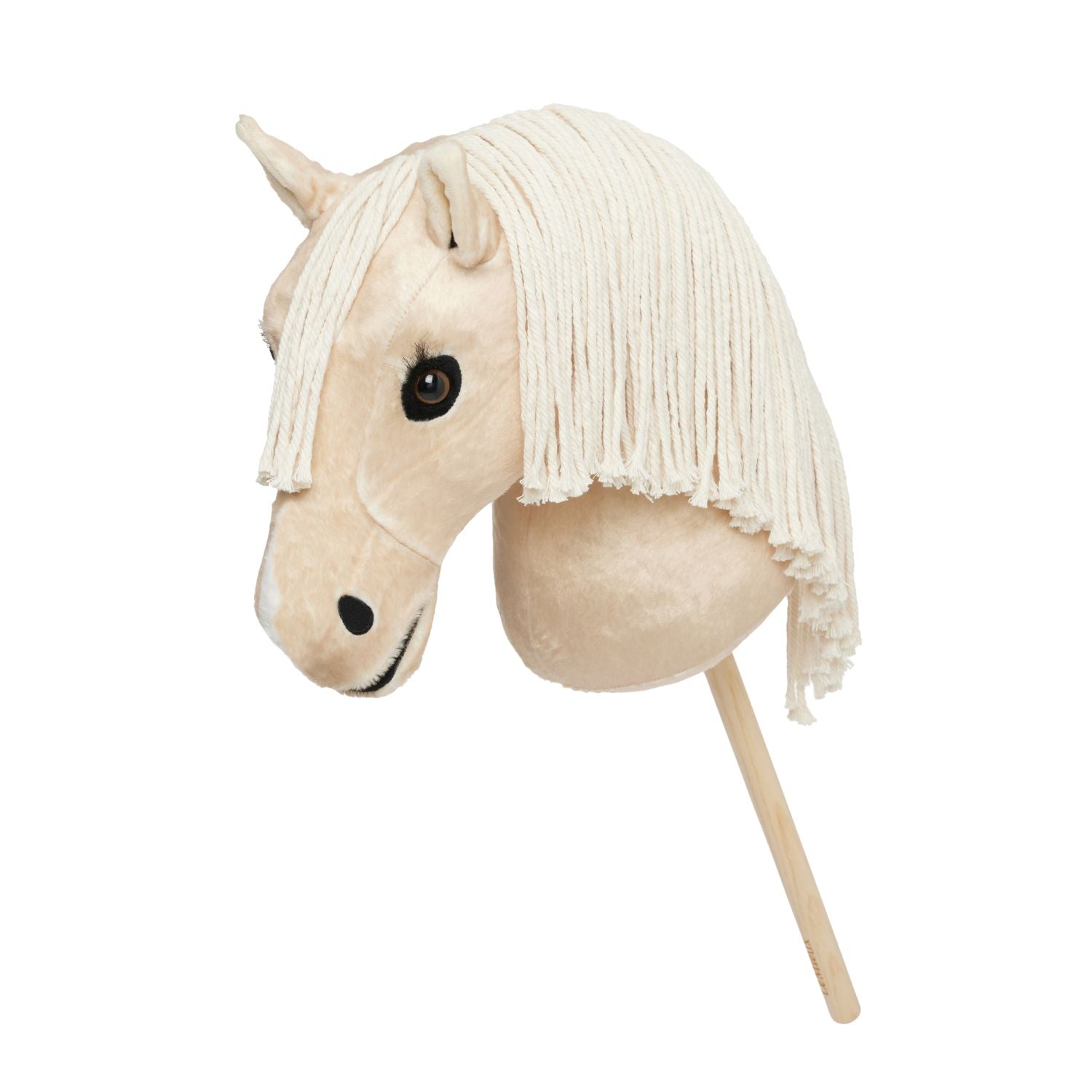 Das LeMieux Hobby Horse Popcorn in Palomino zeigt sich als realistisches Steckenpferd mit eleganter Blesse, langer weißer Mähne und bernsteinfarbenen Augen mit Wimpern – inklusive flauschigem Fell und abschraubbarem Holzstab.