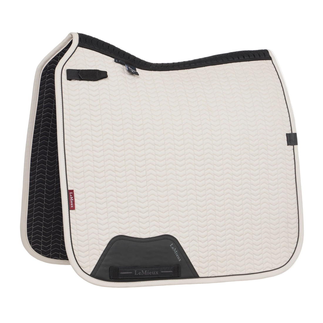 LeMieux Essence Dressage Schabracke in Stone (helles Beige) – Technische Sattelunterlage mit Self-Cool-Futter, 3D-Carbon-Mesh-Widerrist, Schwanenhals-Schnitt und robustem schwarzen PU-Leder-Gurtschutz.