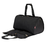 Ausgebreiteter Kleidersack der schwarzen LeMieux Reisetasche Luxe Show Jacket Duffle Bag: Detailansicht des innovativen 2-in-1-Systems mit Reißverschlussfächern für Zubehör und Druckknöpfen zum knitterfreien Transport von Turnierjackets.
