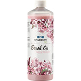 Stübben Brush On Cherry Blossom 1 Liter Nachfüllflasche zum einfachen Auffüllen der 500 ml Sprühflasche. Praktische Vorratsflasche für die tägliche Pferdepflege von Mähne und Schweif.