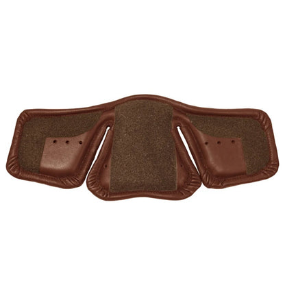 Die mit Klettmaterial bedeckte Unterseite des Stübben Equi-Soft Polsters aus Vachetteleder in Cognac. Das funktionale Klettsystem dient der stabilen Befestigung als Sattelgurtkomponente am originalen Equi-Soft Sattelgurt. Für die einfache Reinigung oder den schnellen Austausch des Gurtpolsters gegen eine andere Ausführung, wie ein weiches Lammfell-Polster, lässt sich das edle Lederpolster im Handumdrehen unkompliziert abziehen.