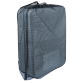 Praktischer Lieferumfang der Waldhausen Health + Care Balance Pads für Pferde: Die beiden grauen Schaumstoffplatten sind platzsparend im schwarzen Mesh-Transportbeutel mit Kordelzug verstaut – ideal zur sauberen Aufbewahrung und zum handlichen Transport im Stallalltag.