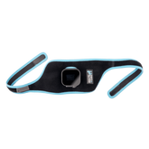 Der ergonomische Befestigungsstrap des Waldhausen Health + Care Infrared FlexPads mit montierter Steuerungseinheit: Das flexible Pad-Modul wird von unten durch die Passöffnung geführt, sodass das digitale LED-Display und die Bedientasten außen frei bedienbar bleiben. Die langen Klettverschlussbänder mit hellblauer Randeinfassung gewährleisten eine passgenaue und rutschfeste Fixierung am Pferdekörper für die gezielte Wärme- und Vibrationsanwendung.